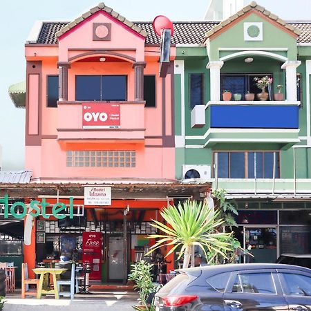 Oyo 586 I Hostel Phuket Kültér fotó