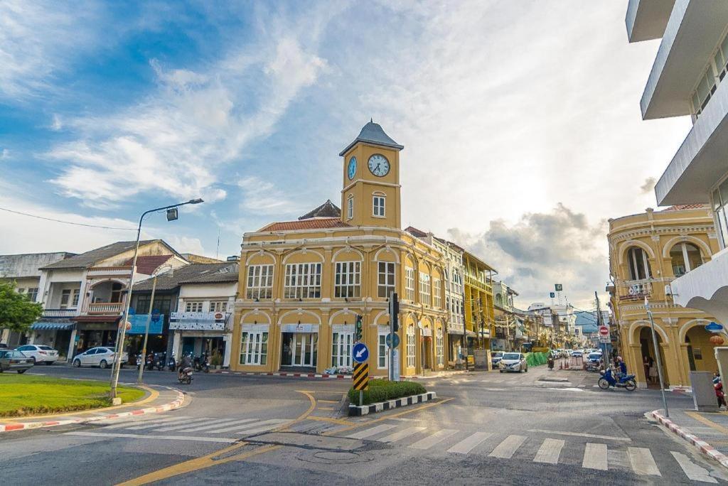 Oyo 586 I Hostel Phuket Kültér fotó