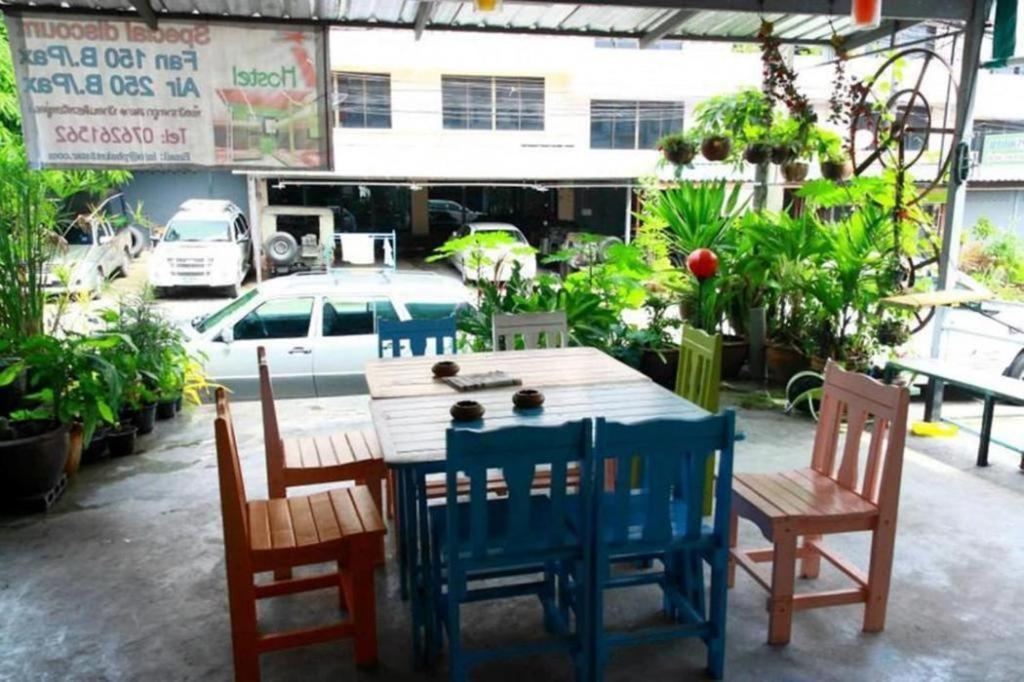 Oyo 586 I Hostel Phuket Kültér fotó