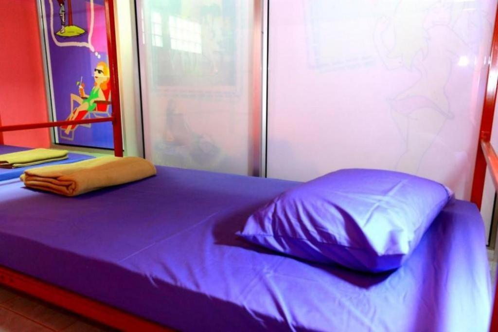 Oyo 586 I Hostel Phuket Kültér fotó