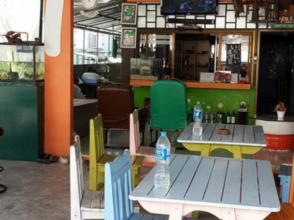 Oyo 586 I Hostel Phuket Kültér fotó