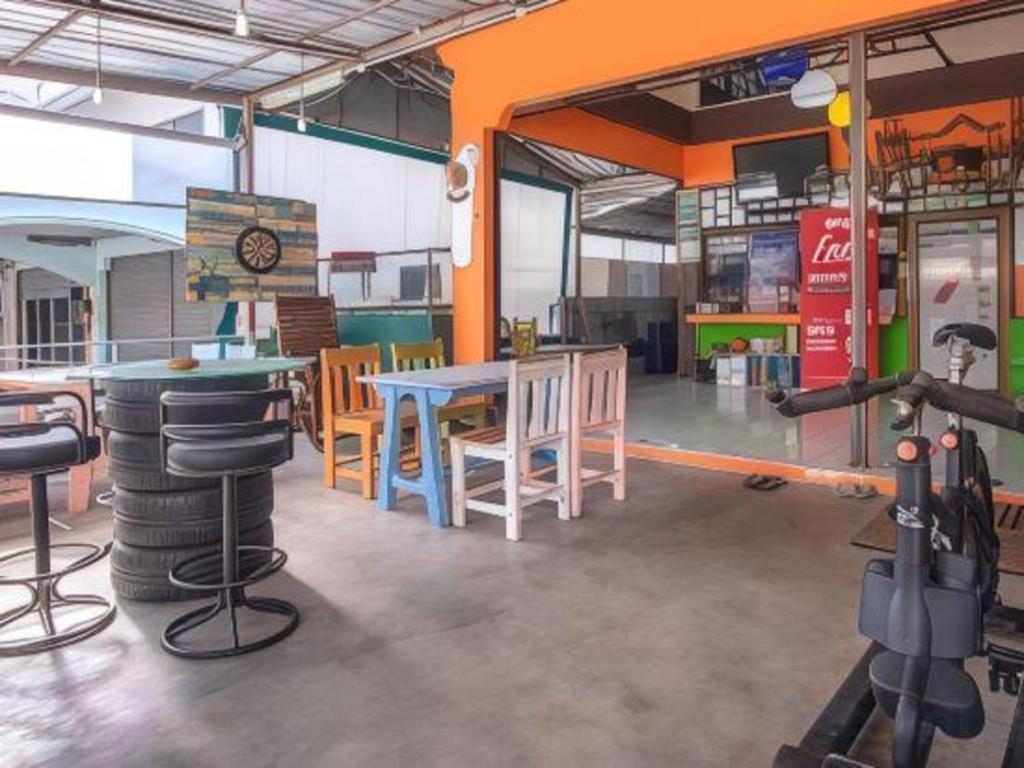 Oyo 586 I Hostel Phuket Kültér fotó