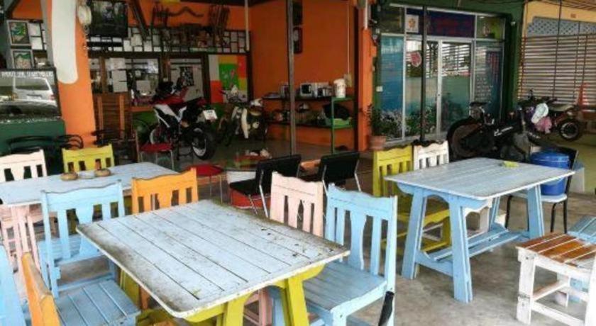 Oyo 586 I Hostel Phuket Kültér fotó