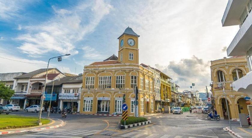 Oyo 586 I Hostel Phuket Kültér fotó