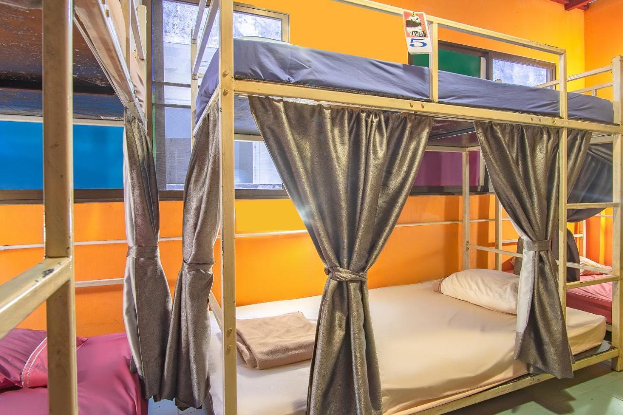 Oyo 586 I Hostel Phuket Kültér fotó